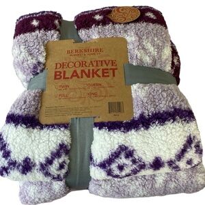 BERKSHIRE & HOME CO. Full Plush Soft Fleece Blanket Purple and White. 80” X 85”